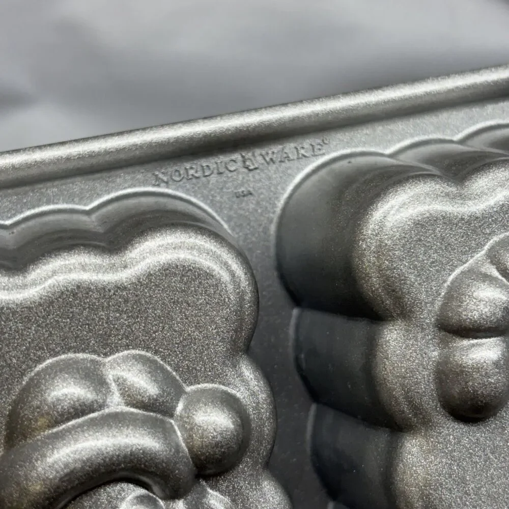 Nordicware Christmas Holiday Mini Loaf Baking Pan 6 Cup 8 Loaves 53948